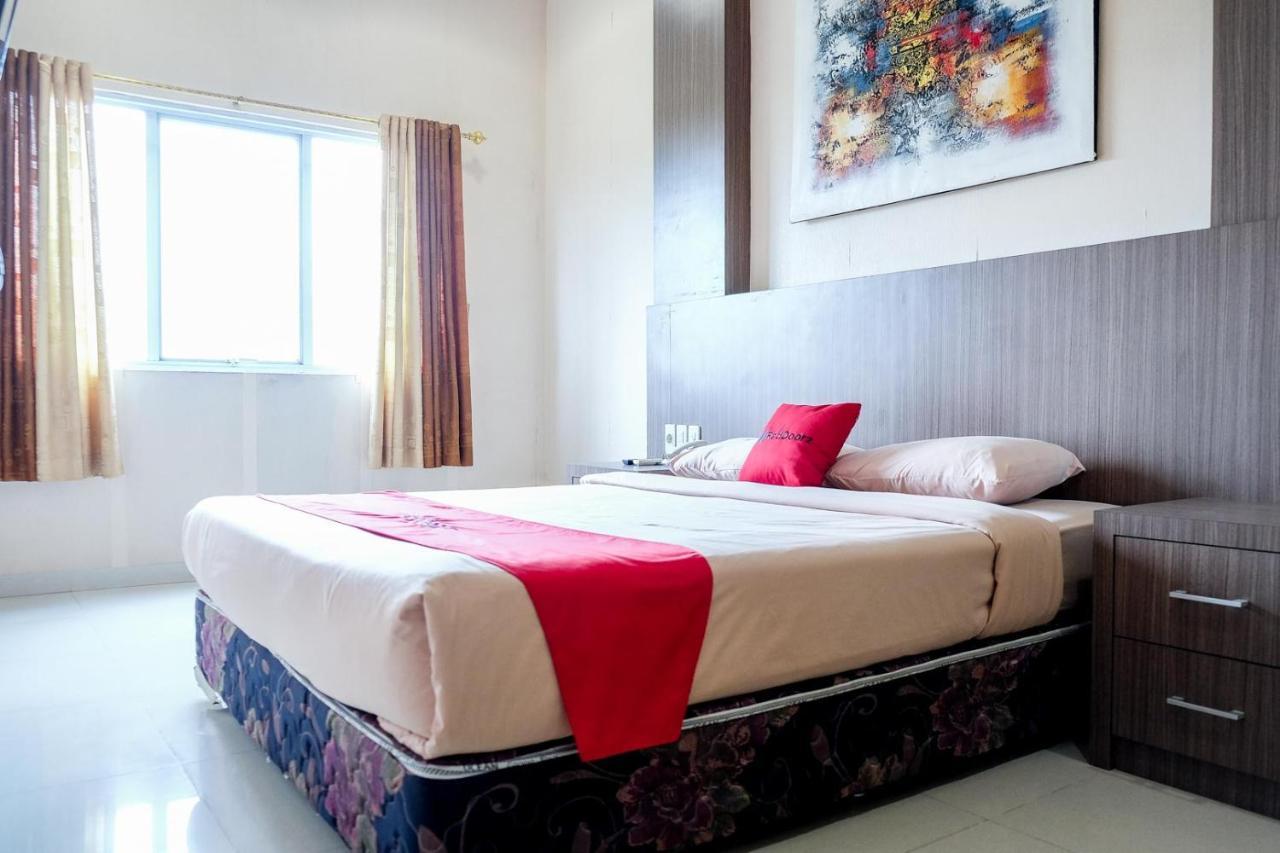 Reddoorz Plus Near Living World เปกันบารู ภายนอก รูปภาพ