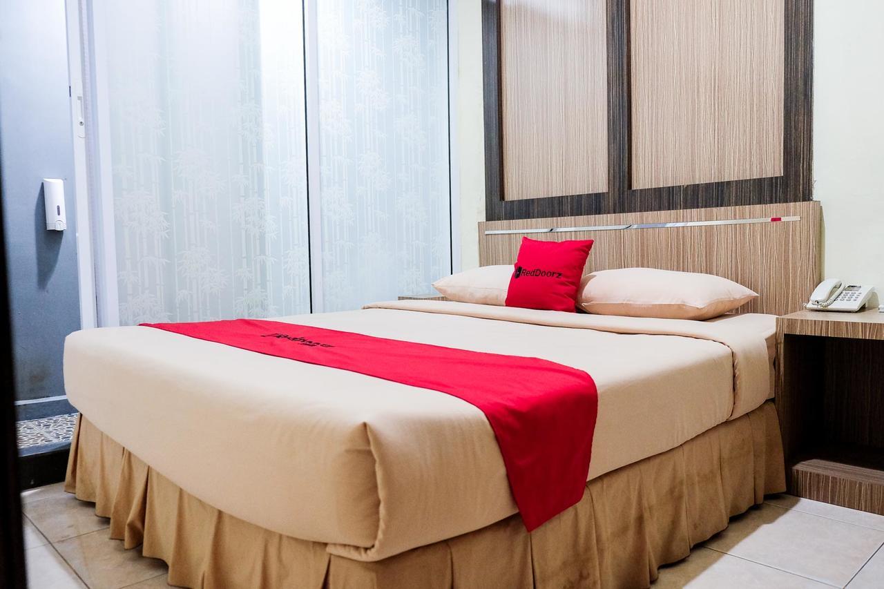 Reddoorz Plus Near Living World เปกันบารู ภายนอก รูปภาพ